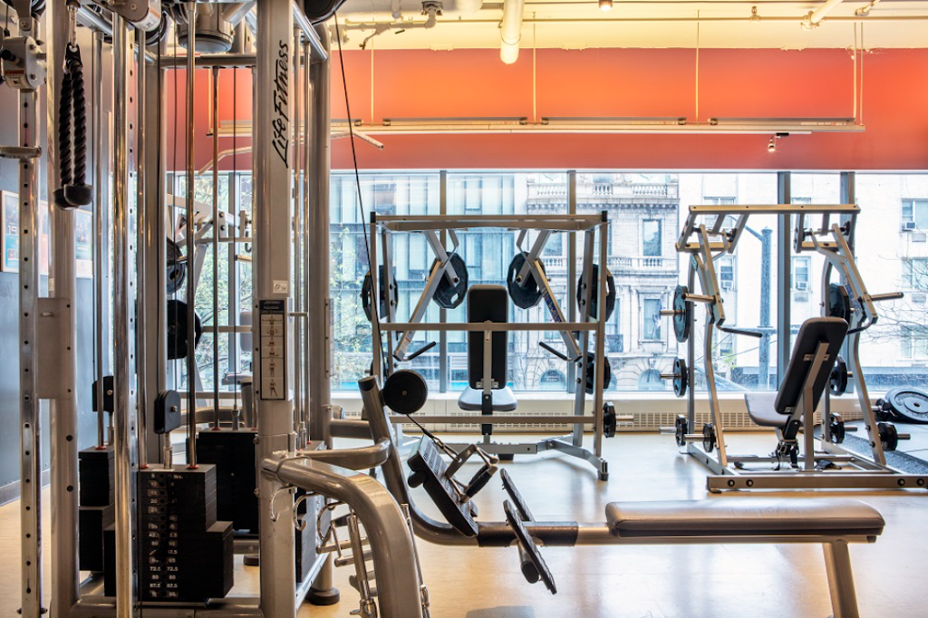  Crunch Fitness - 34th Street