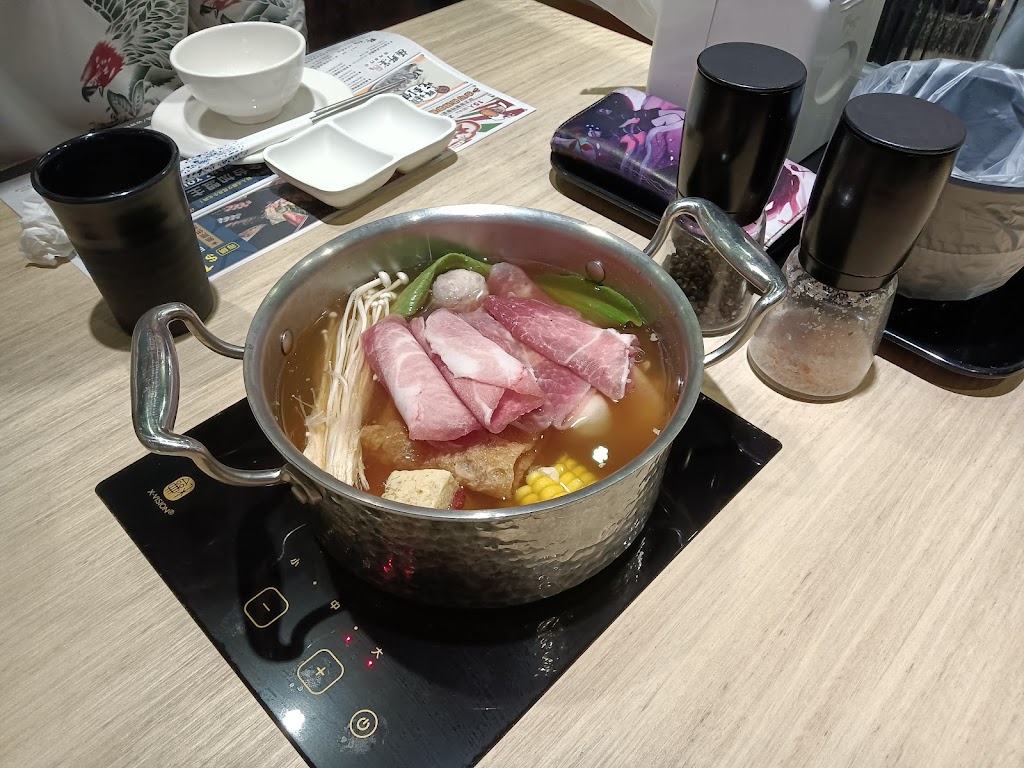 極野宴燒肉‧火鍋專門店-台中愛買水湳旗艦店 的照片