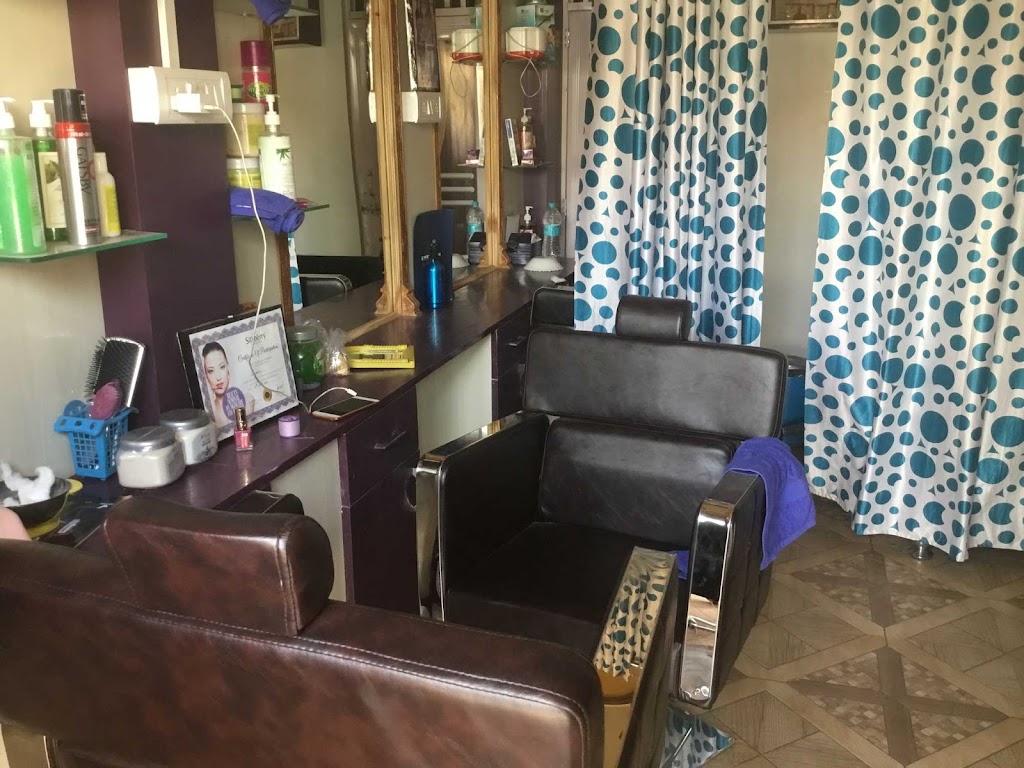 Style In Street Ladies Salon Textile