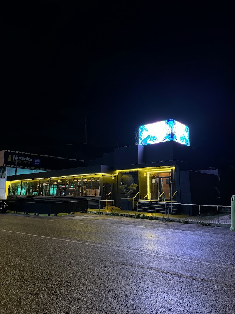 MOAI Moments & Drinks