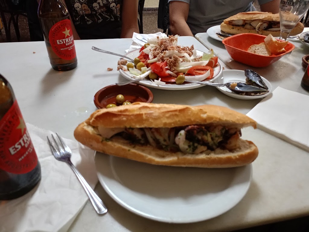 BAR LAS PLANAS. — Baguette