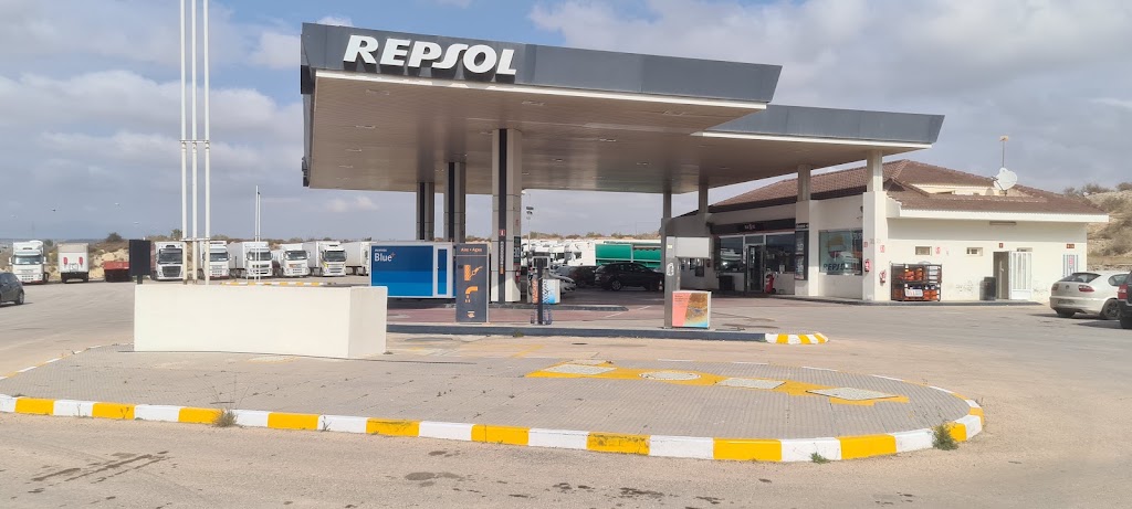 Estacion de Servicio Repsol — Exterior