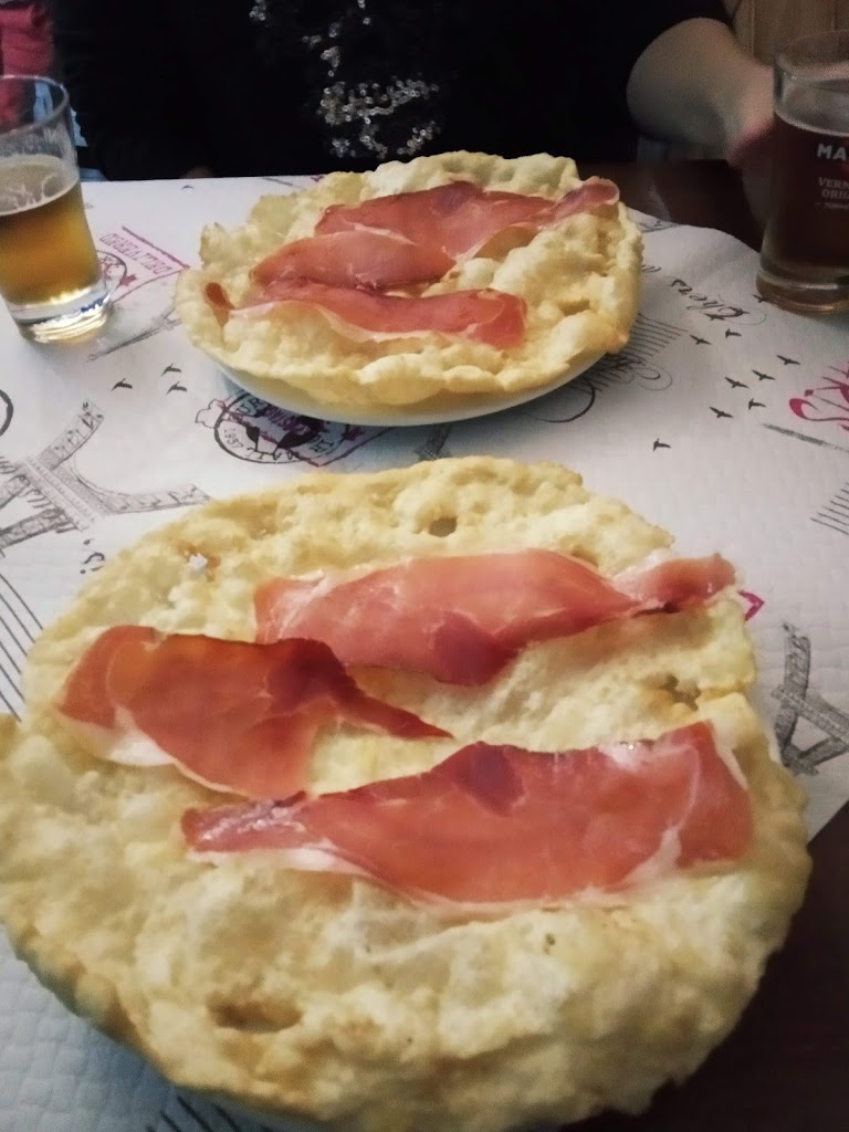 Taberna del Garrudo — Comida y bebida