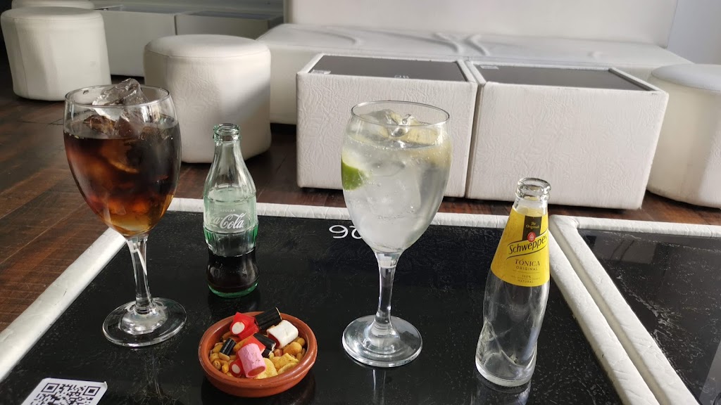 Bar OBOE copas — Comida y bebida