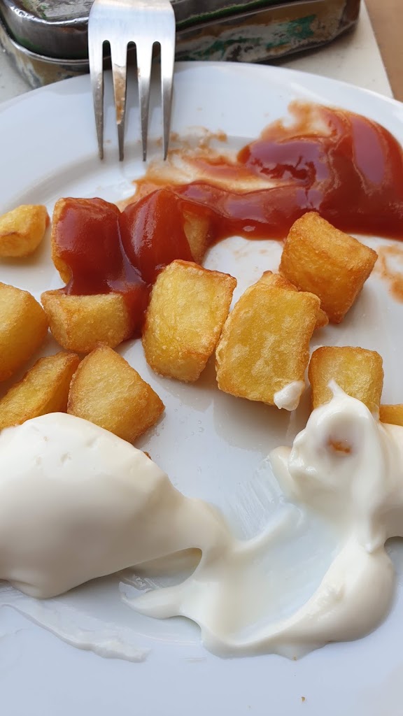 Cafeteria Cosmopolitan Chano — Comida y bebida