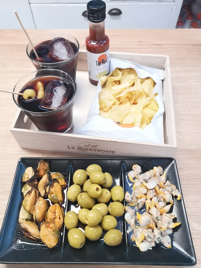 La Fabrica Del Pernil — Comida y bebida