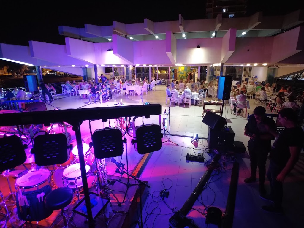 Cafeteria Club Nautico Santiago de la Ribera — Ambiente