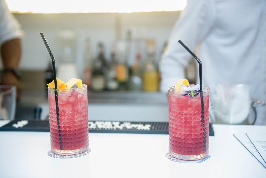 Sky Bar — Comida y bebida