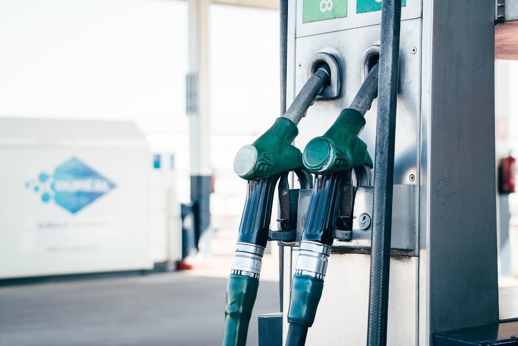 Adelfas - Estacion de Servicio — Surtidor de combustible