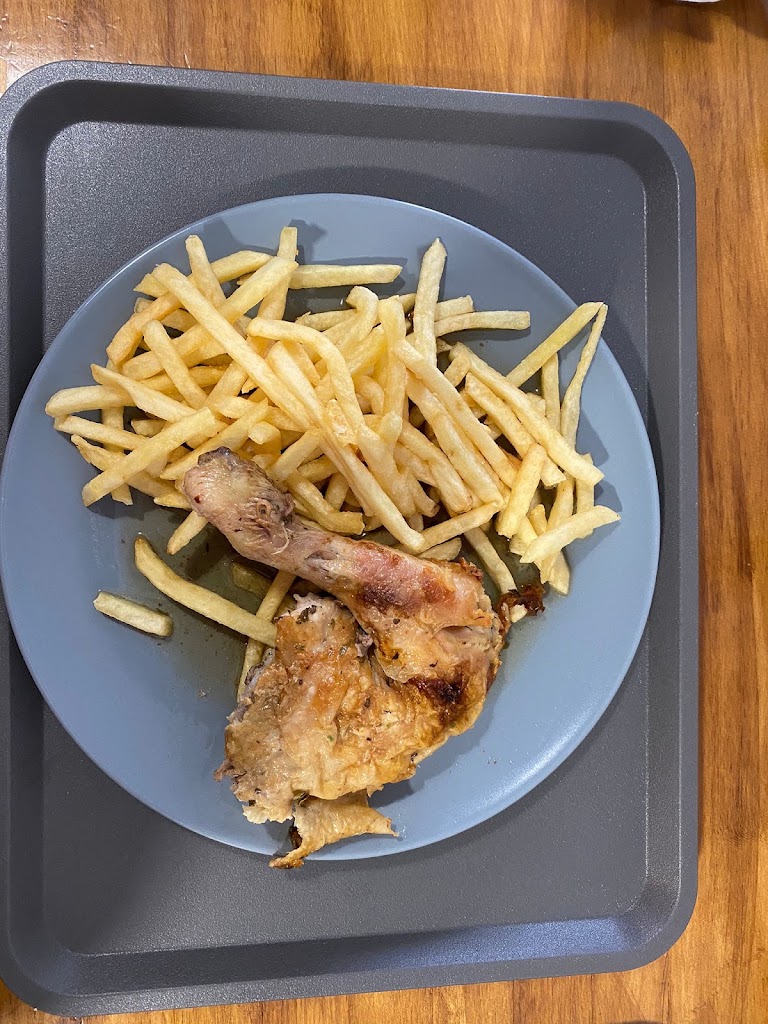 Restaurante ASADERO Alminares III — Comida y bebida