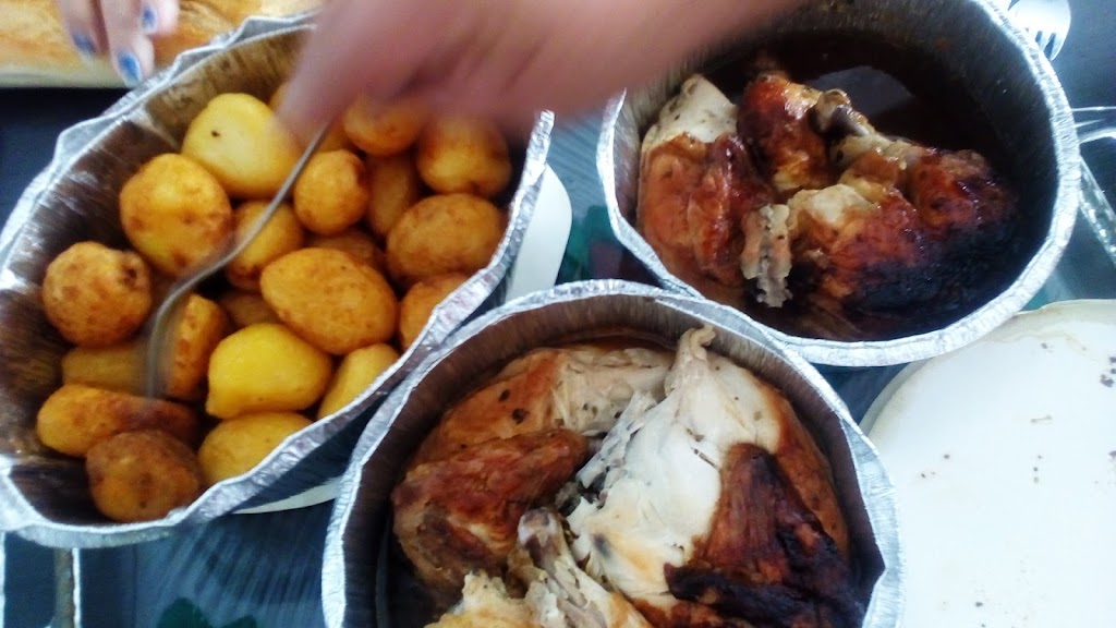 Pollos Asados El Rodaballo — Comida y bebida