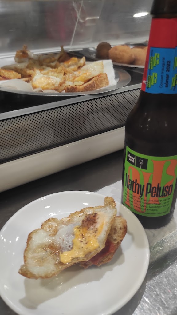 Bar Axarquia — Comida y bebida