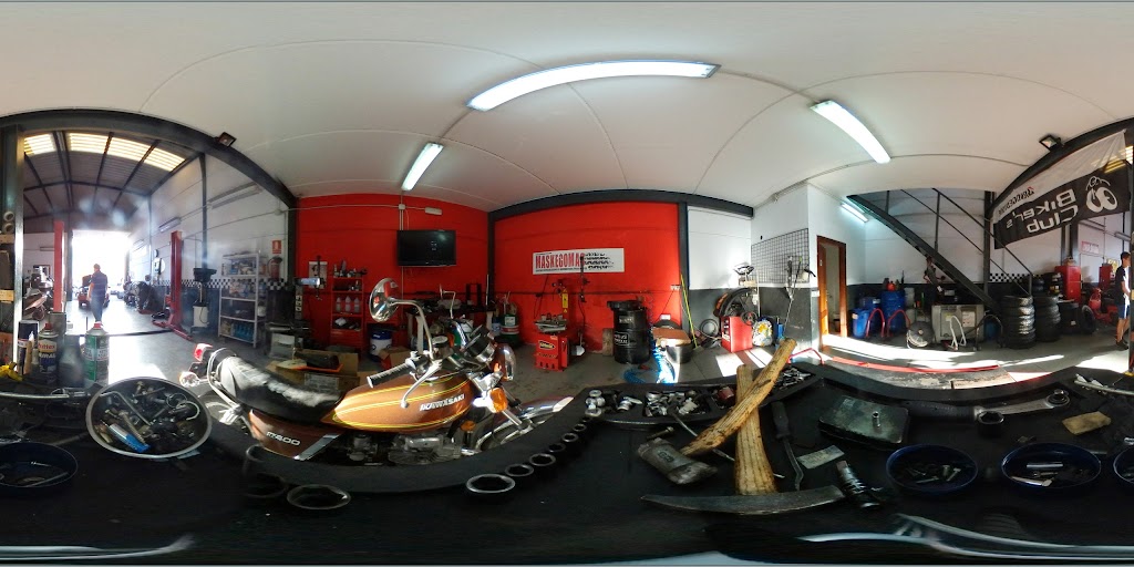 Maskegomas Neumaticos — Interior