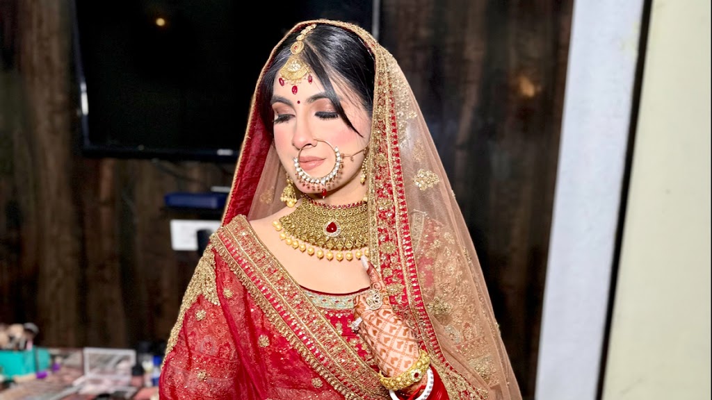 Pretty Lashs By Pragatti Best Makeup Artist Bridal Makeup Artist Freelancer Makeup Artist Best Makeover Studio In Batala