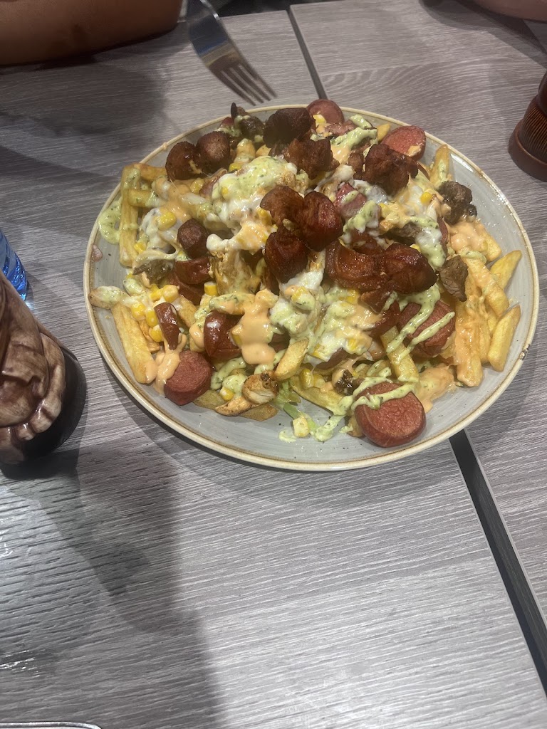 Apolo's lounge — Comida y bebida