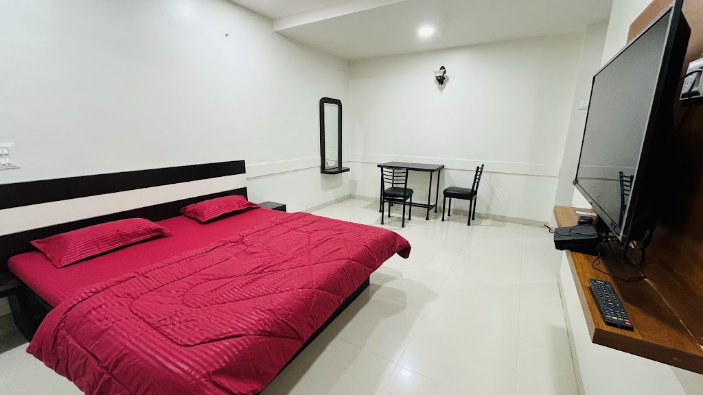Hotel Raj Lodging