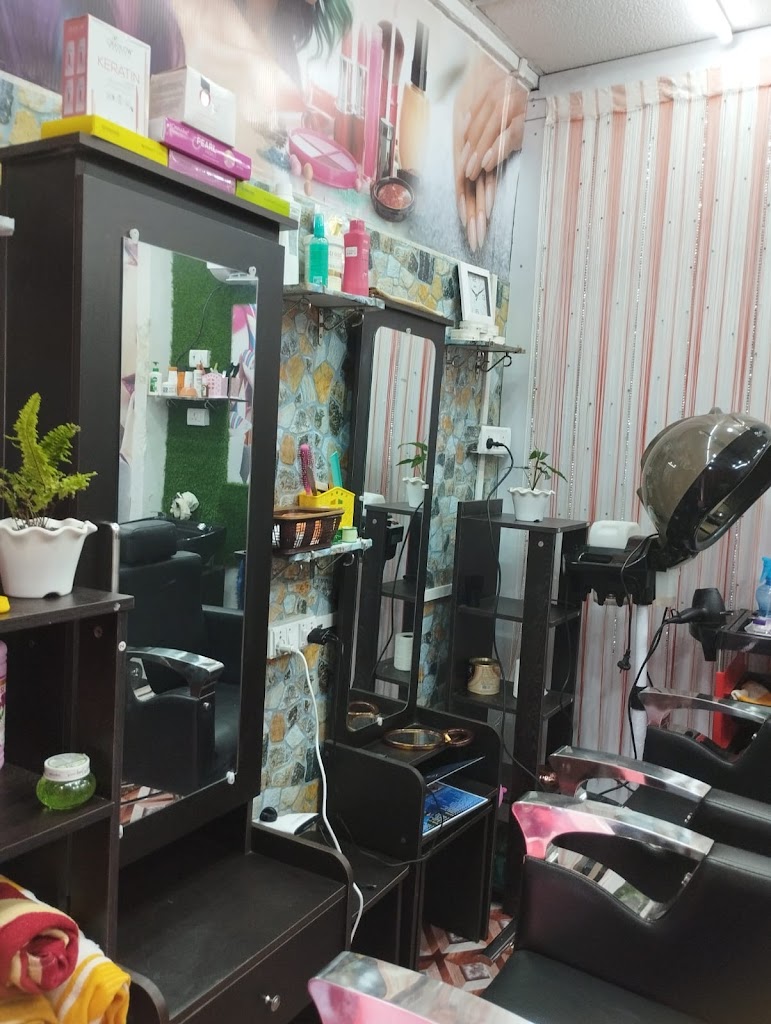 New Look Ladies Beauty Parlour Salon