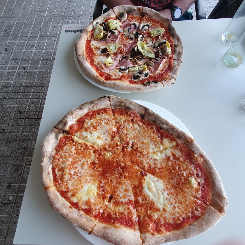 Restaurante pizzeria Punta Larga — Comida y bebida
