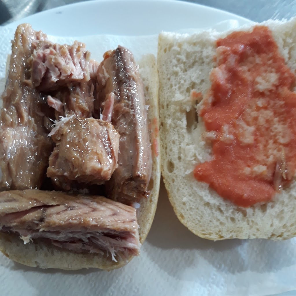 Bar Gloria Bendita — Comida y bebida
