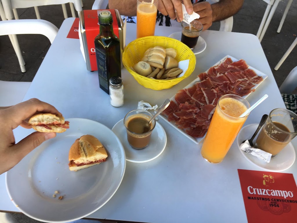 Bar Artesanos Del Jamon — Del propietario