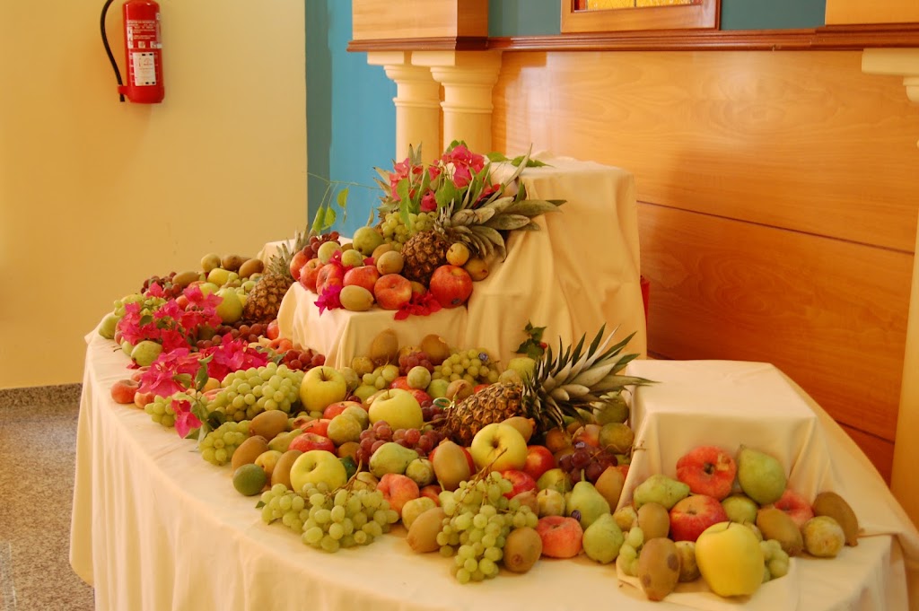 Salones Reina Victoria — Comida y bebida