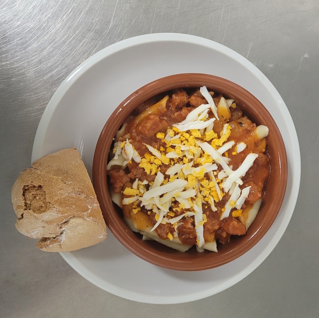 Cafe Bar La Oficina (cafe, tapas y menus) — Comida y bebida