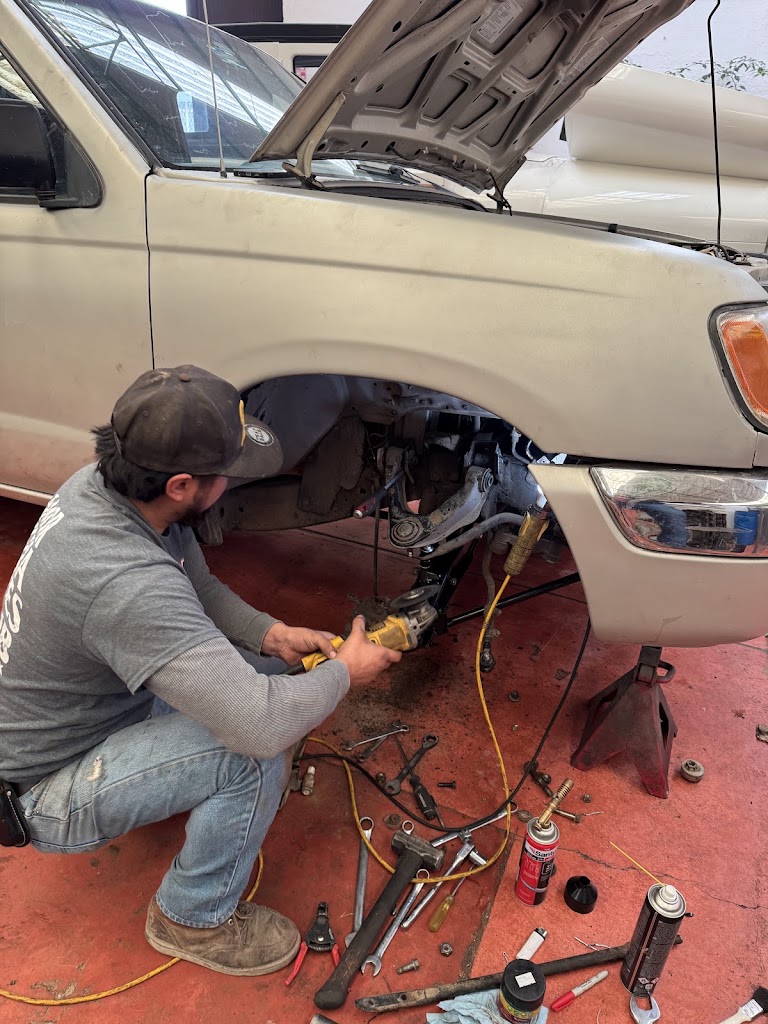 Lucky Garage — Taller