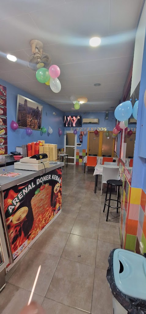 ARENAL DONER KEBAB — Ambiente