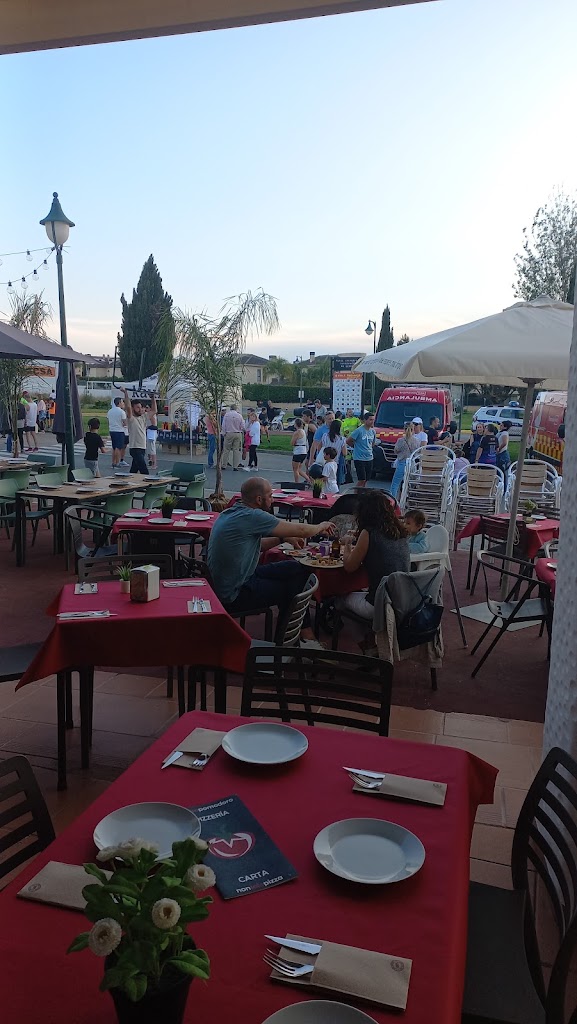 Pizzeria grossopomodoro — Ambiente