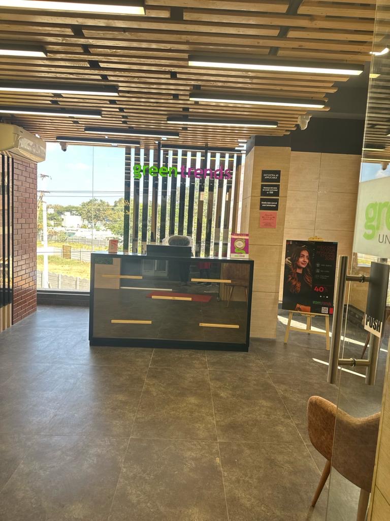 Green Trends Unisex Hair Style Salon