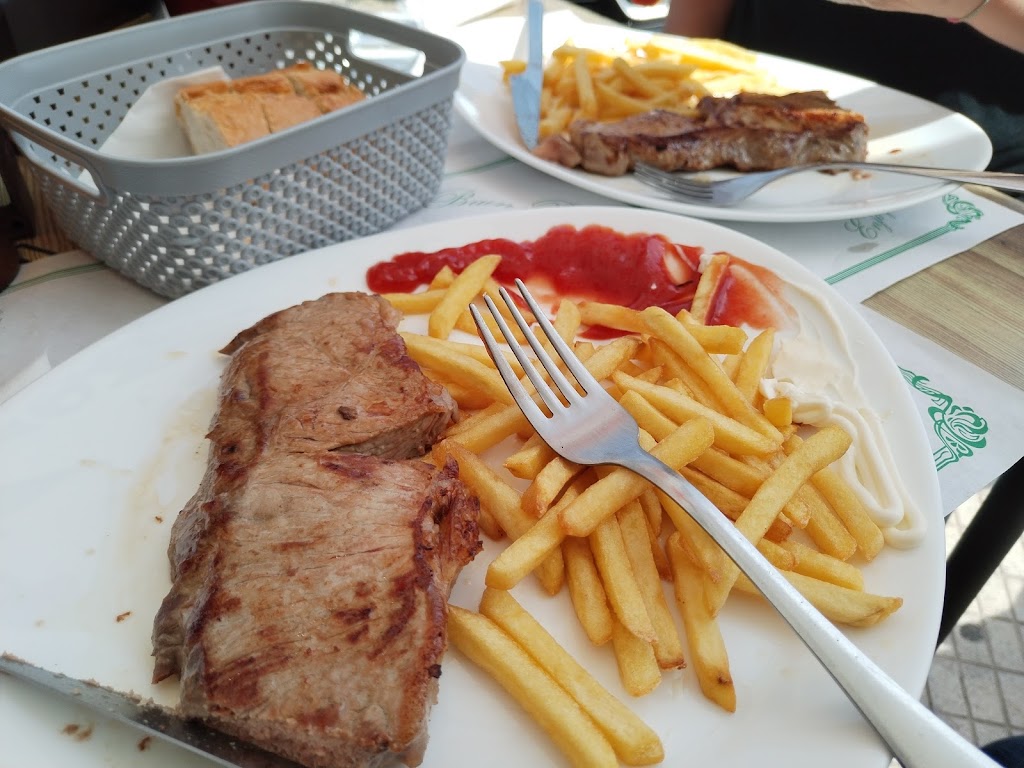 Bar-Biblos — Comida y bebida