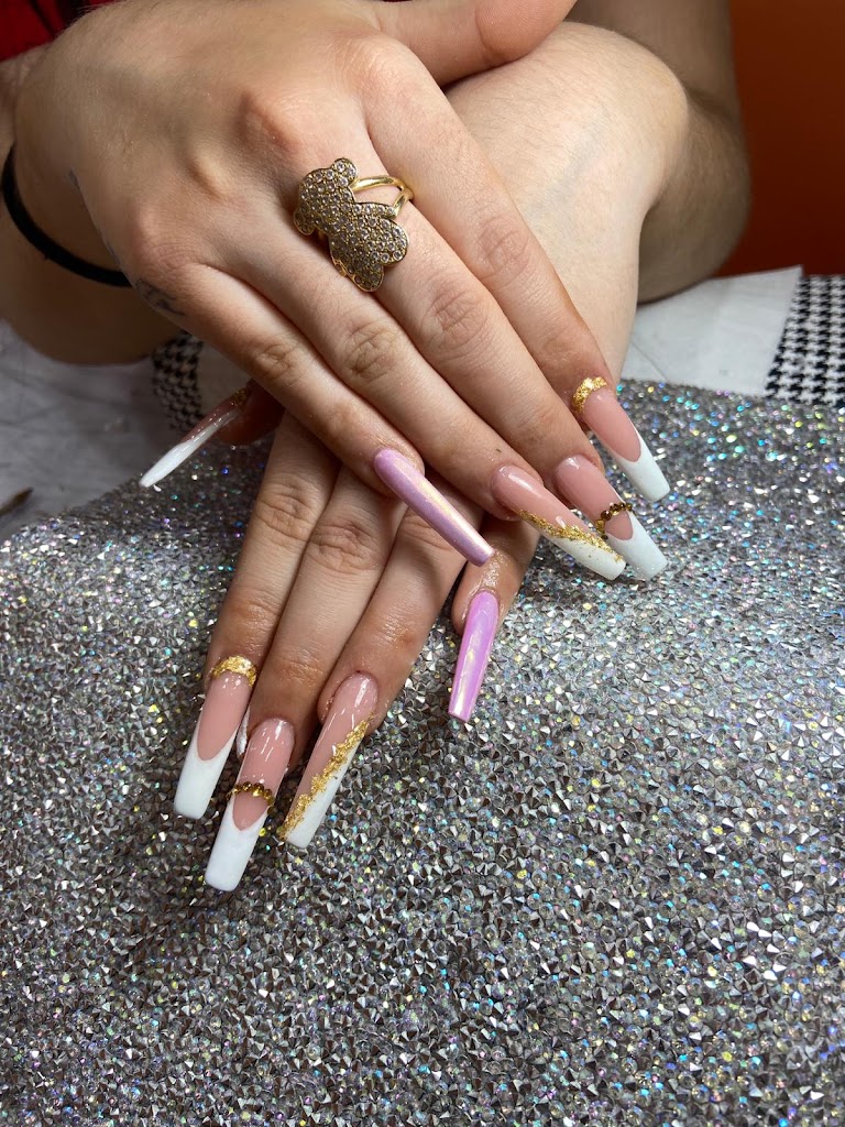 Queen Nail Carcaixent — Manicura
