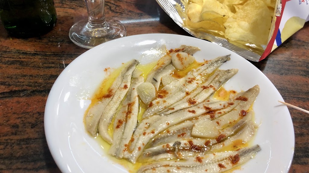 CHICHARRA — Comida y bebida