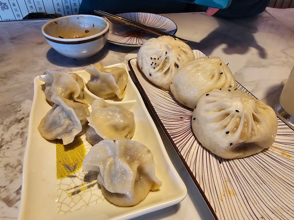 Steamed dumplings