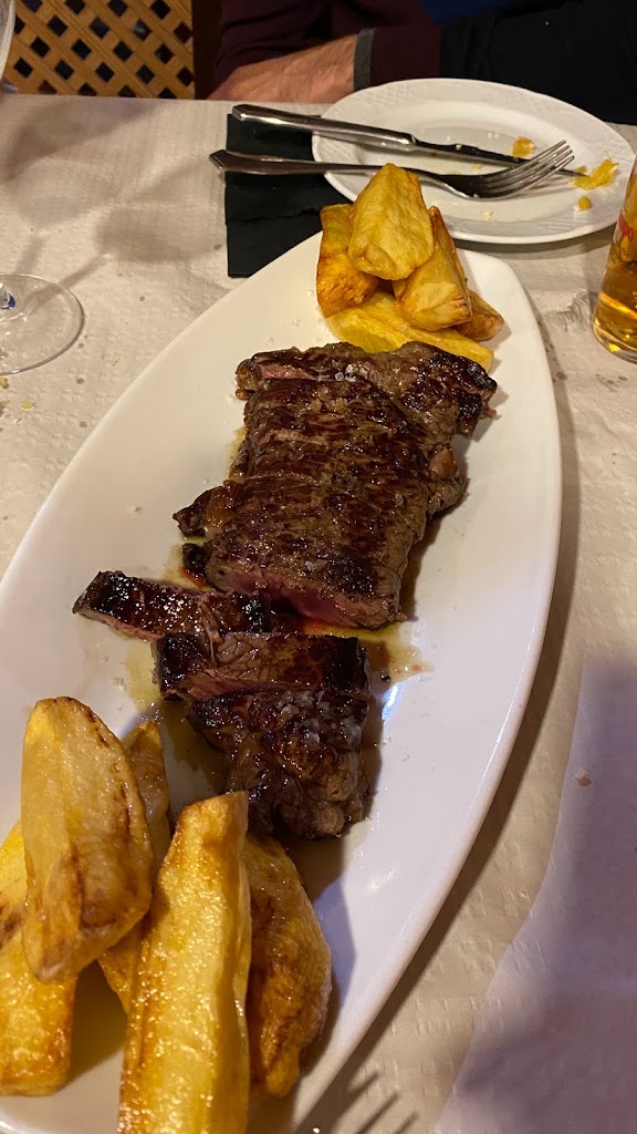 Restaurante Casa Antonio — Comida y bebida