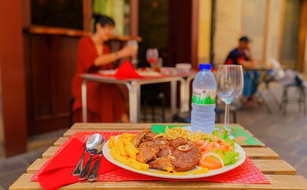 Restaurante Mama Africa — Comida y bebida