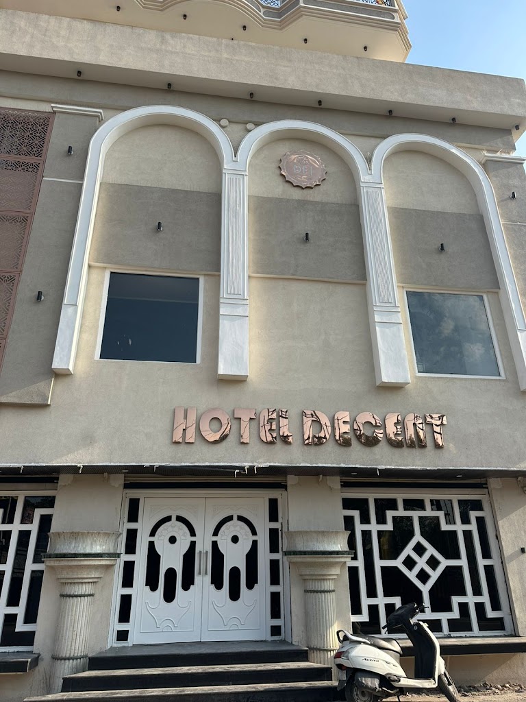 Hotel Decent