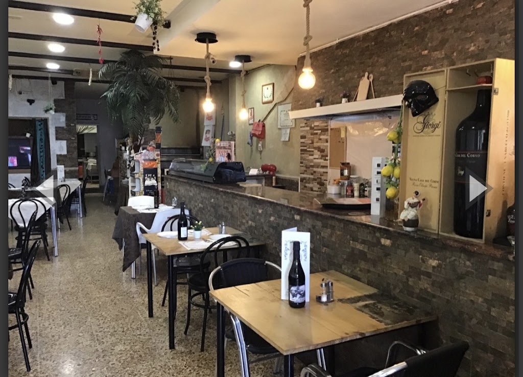 PIZZERIA LA VENECIANA — Ambiente