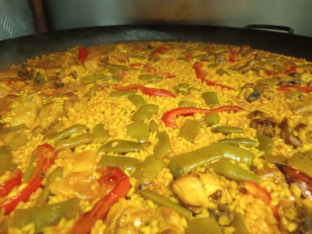 Cafeteria Cerveceria El Paso — Comida y bebida