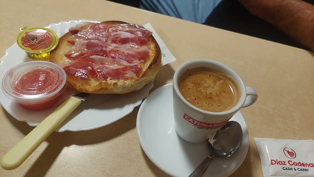 Cafe Pozo CB — Comida y bebida
