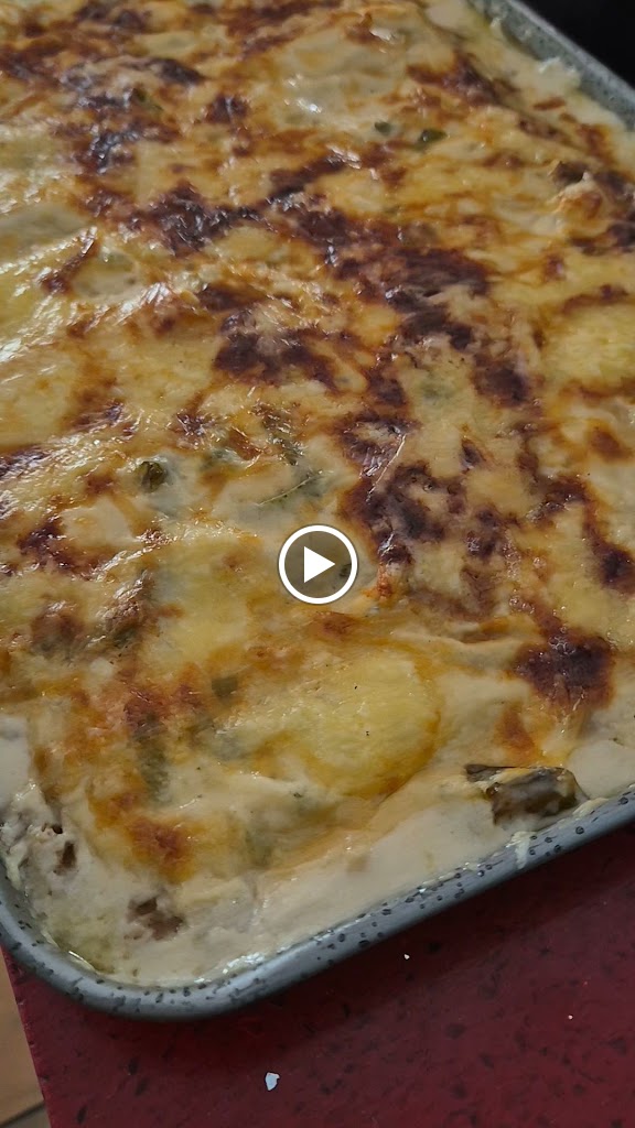 Pizzeria Bar Quesada — Videos