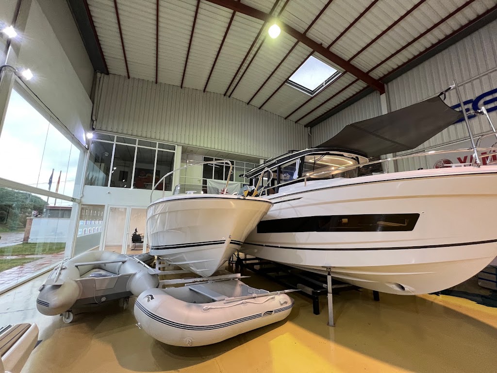 Motonautica Llonch Castelldefels — Yate