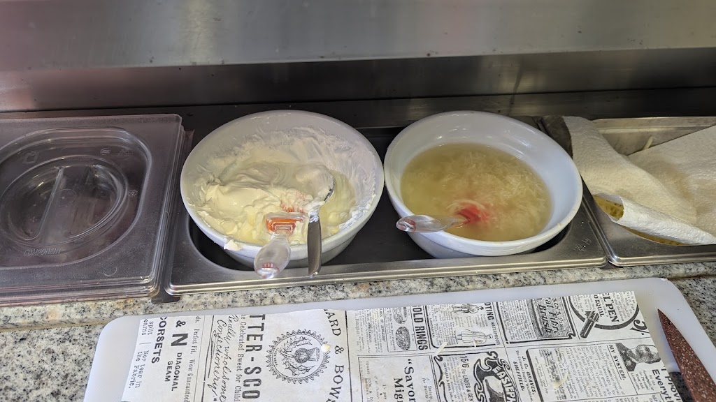 The Lemon Tavern — Comida y bebida
