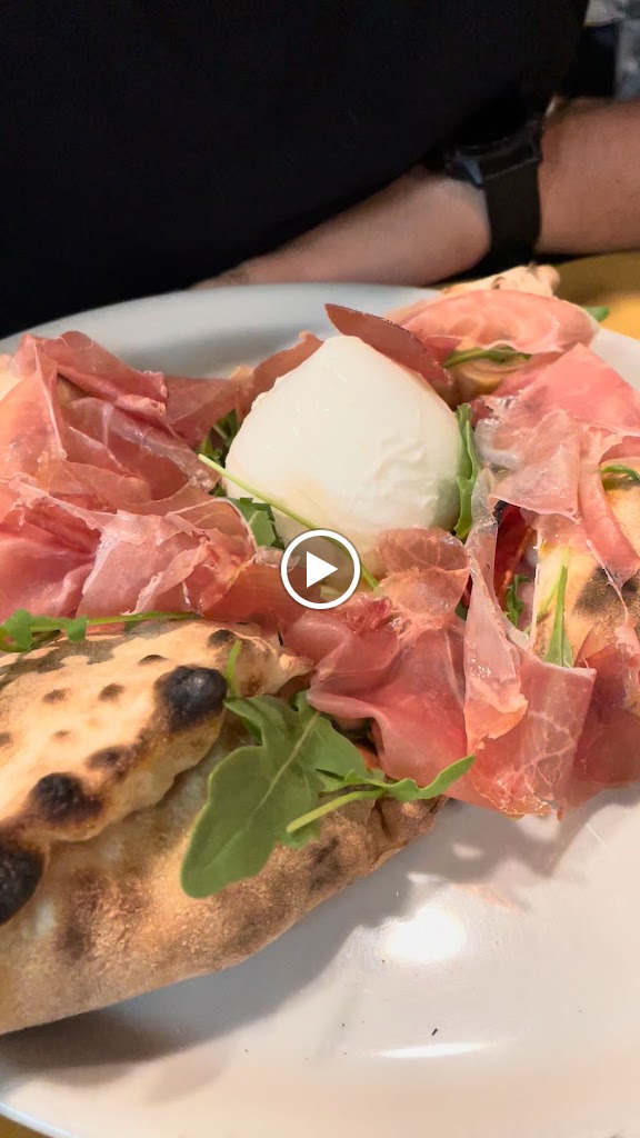 Disfrutar Restaurante y Pizzeria — Videos