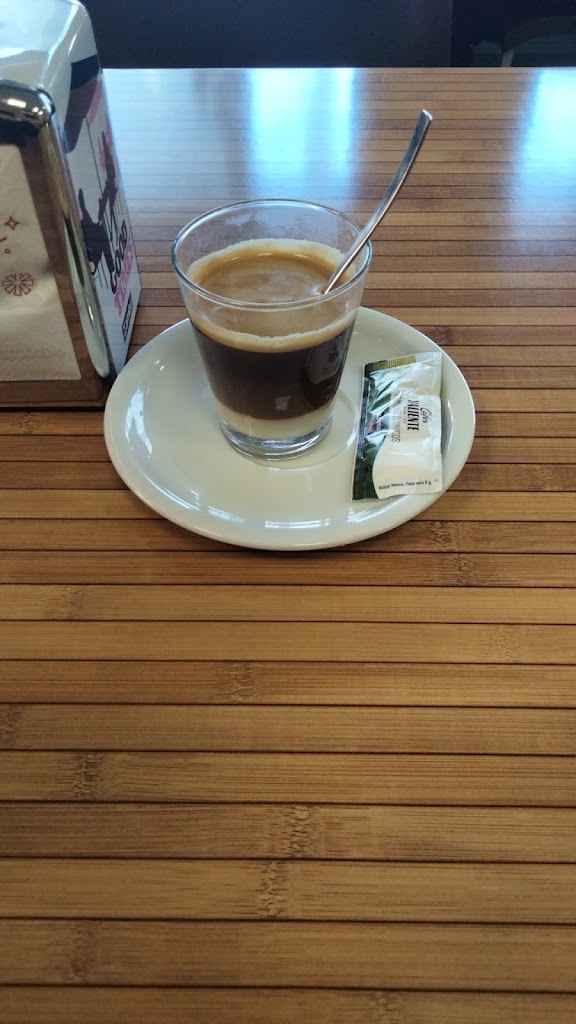 Bar Entre Amigos — Comida y bebida
