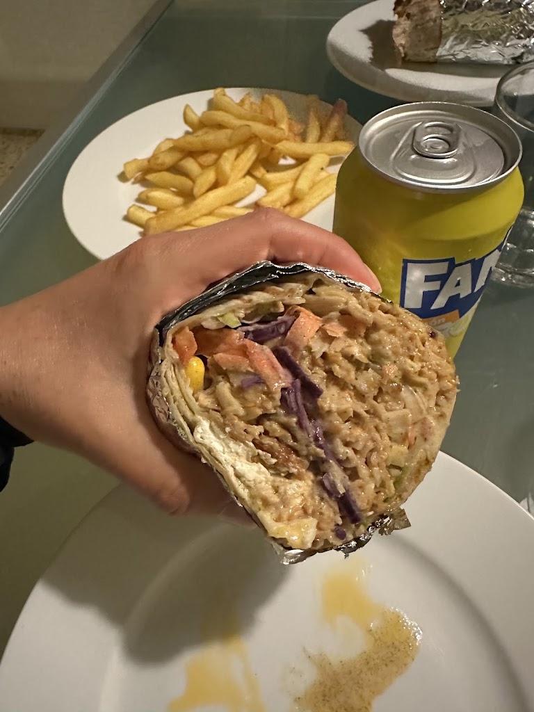 KEBAP GUST — Comida y bebida