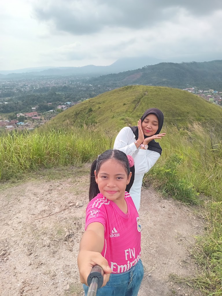 Bukit Teletubies Padangsidimpuan