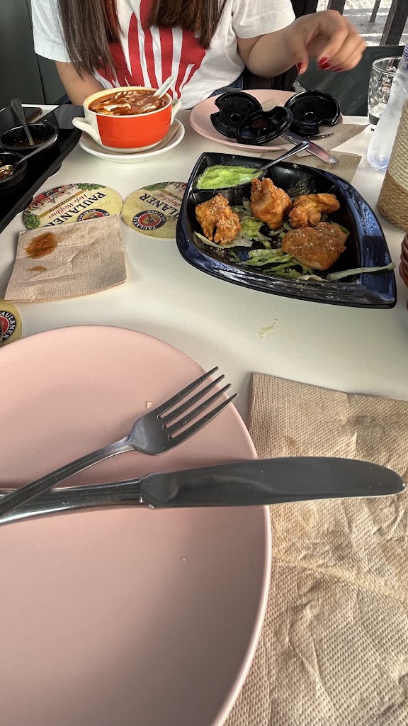 Singh bar cafe — Comida y bebida