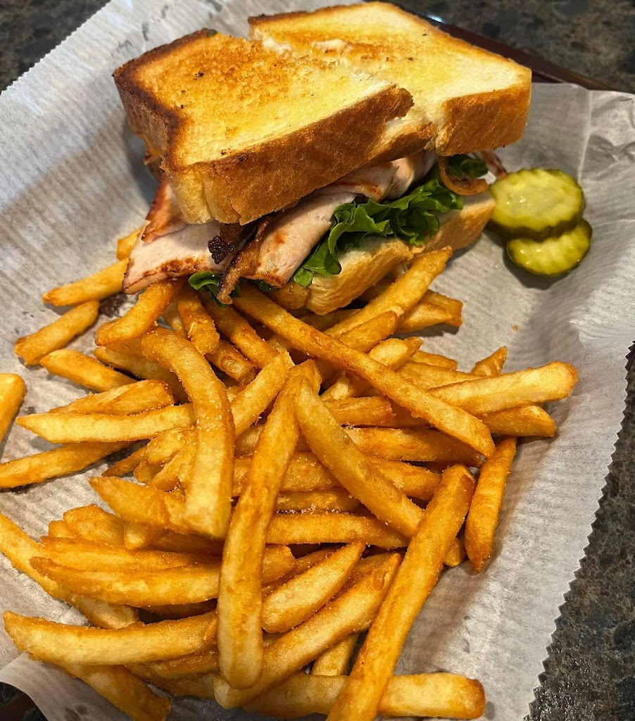  Cow Tippers Pub & Eatery