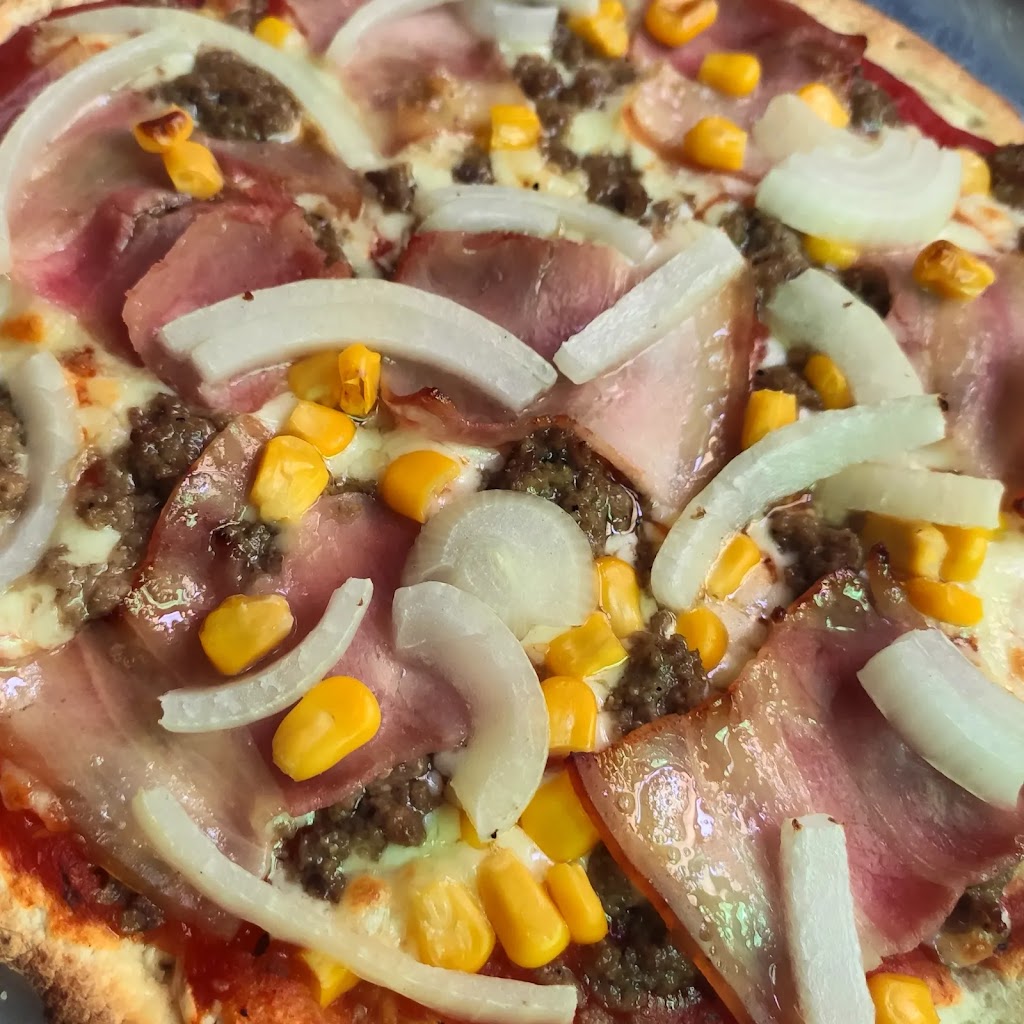 Pizzeria Piyayos — Comida y bebida